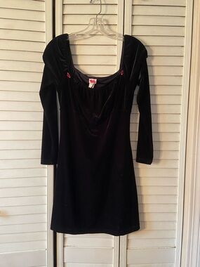 Vintage Black Velvet Long Sleeve Scoop Dress